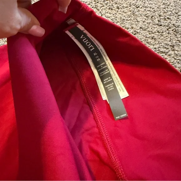 Women's Vuori AllTheForm™ Flare M-Long Strawberry NWT - Picture 7 of 7